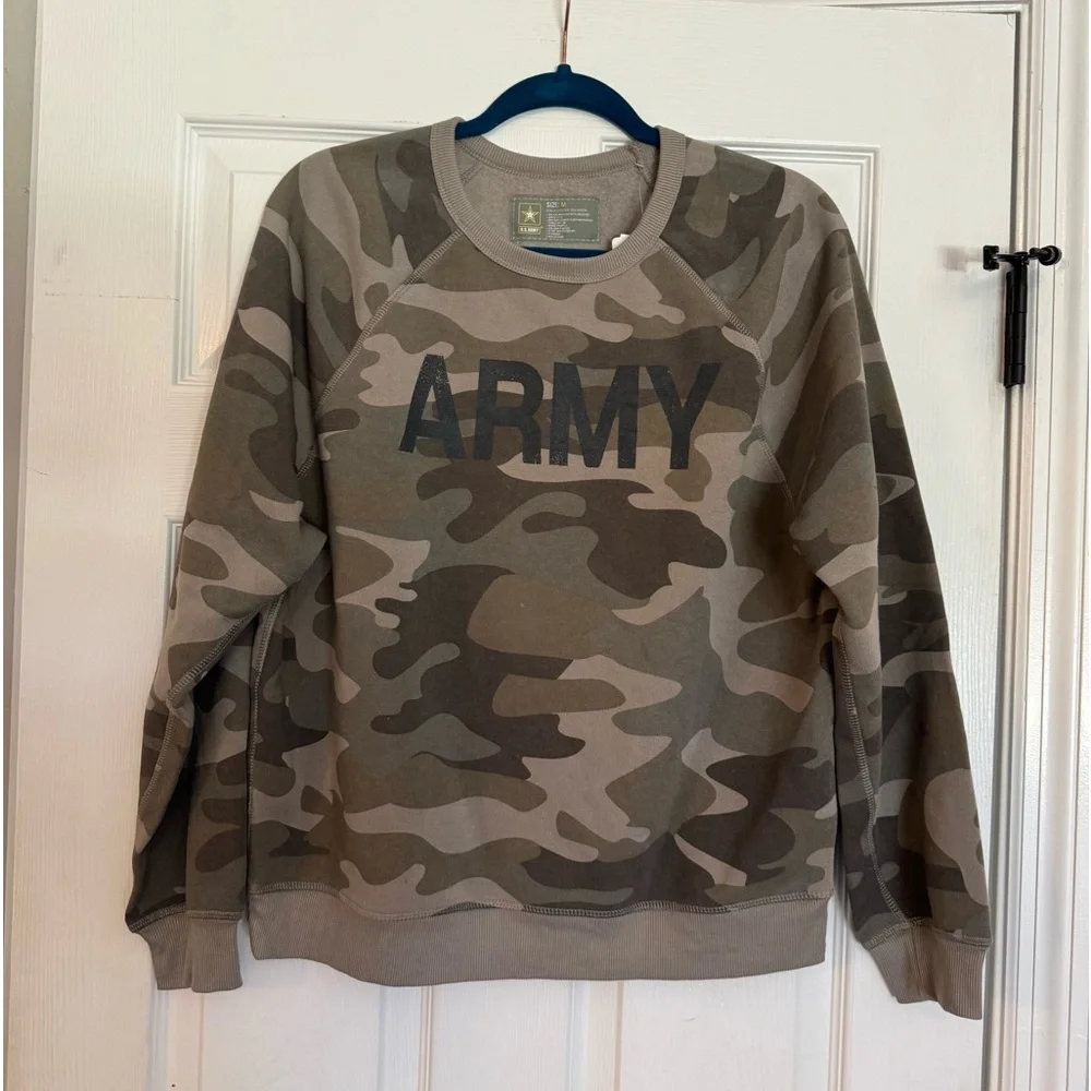 NWT Military Army Camo Crewneck Fleece Sweatshirt Size: M - Picture 1 of 4